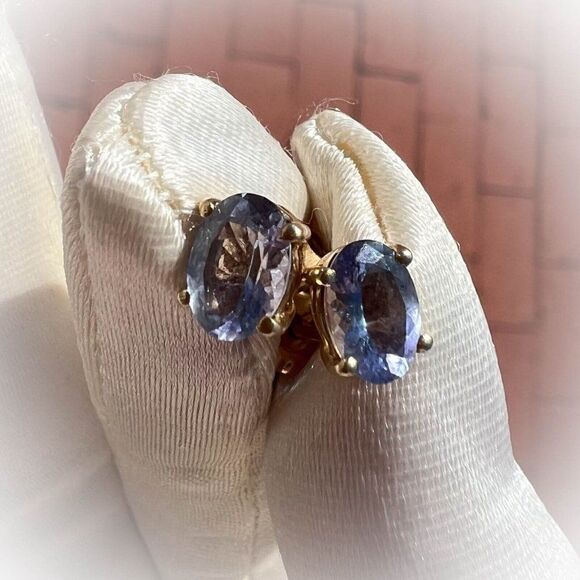 14k Gold- Alexandrite Tanzanite -1.8cttw- Natural Color Changing -Stud Earrings - Picture 7 of 16